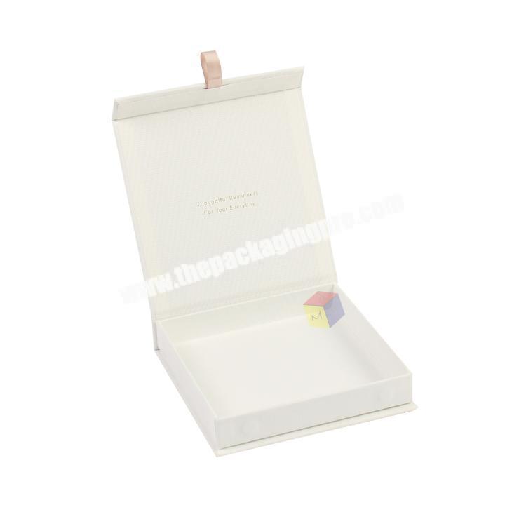 favor white cardboard magnet bracelet box packaging