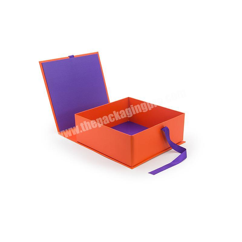 Flat Shipping Apparel Packing Paper Folding Box Ribbon Closures