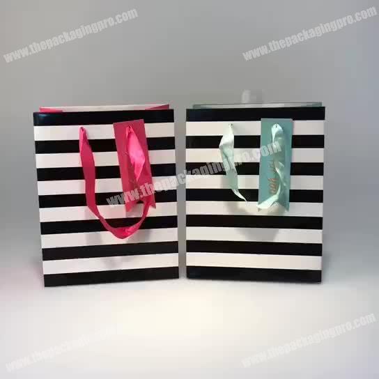 Free Sample Wholesale Custom Multi Colors Printing Birthday Gift Bag with Ribbon