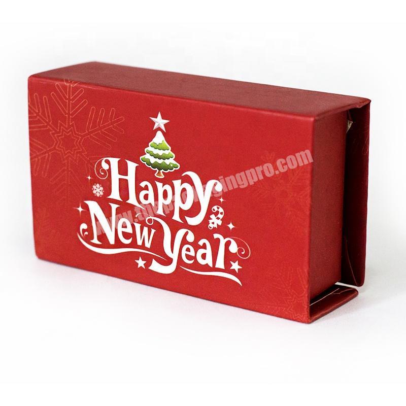Guangzhou custom pattern small Christmas New Year magnetic cardboard gift box red