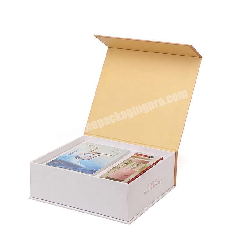 High Grade Customized Printed Delicate Appearance Clamshell Packaging Cosmetics Gift Set Box With Magnet Lid
