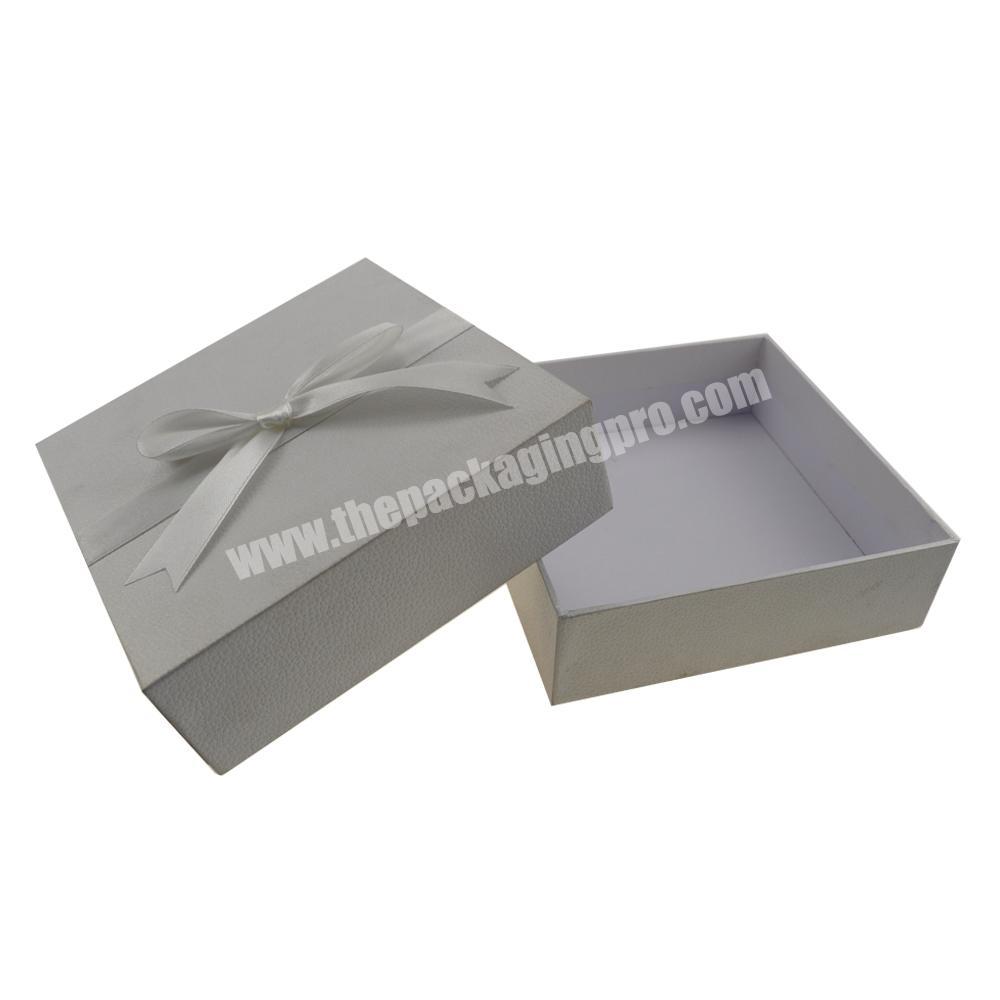 High Quality custom logo Lid and Base Paperboard Cardboard Gift Box with ribbon