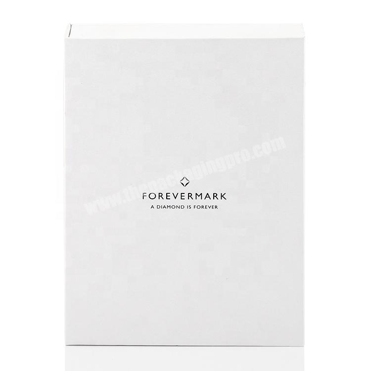 High Quality Flip Lid Paper Cardboard White Magnetic Closure Gift Box Packaging Luxury
