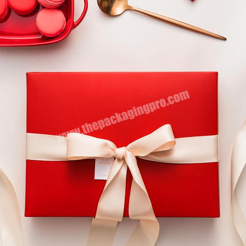 Holiday gift box can be customized