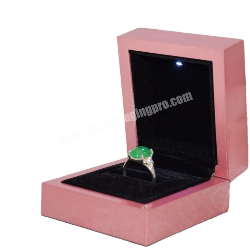 LED 2020 hot sale environmental friendly rubber coating display jewelry box for earring bracelet studs necklace