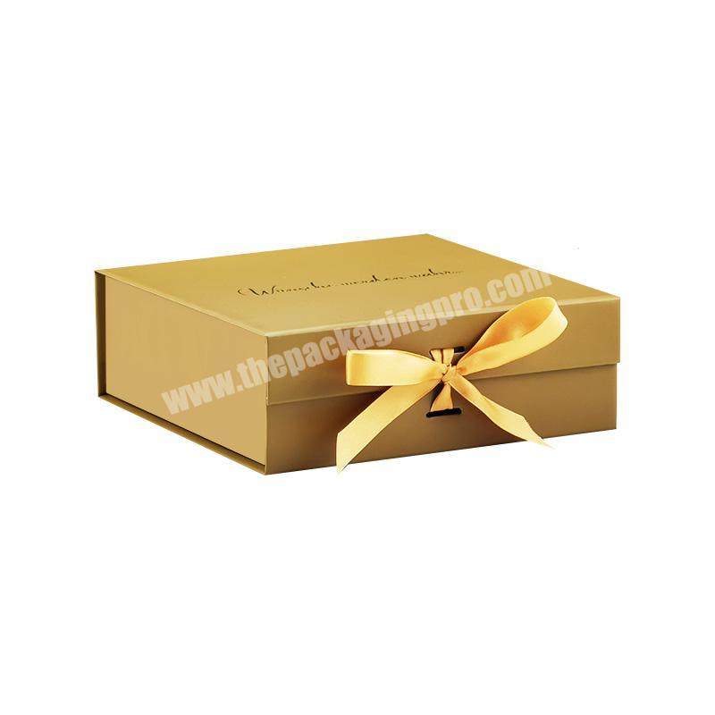 Luxury cardboard folding box magnetic closure packaging box