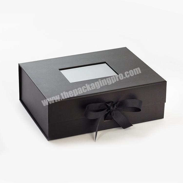 Luxury Custom Man Shortst-shirt Packaging Magnetic Book Shape Paper Box Print