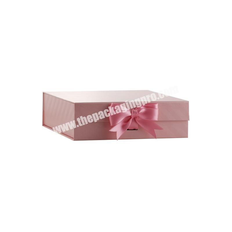 Luxury customized pink paper cardboard magnetic folding box with magnet gift packaging box for clothing shoes garments