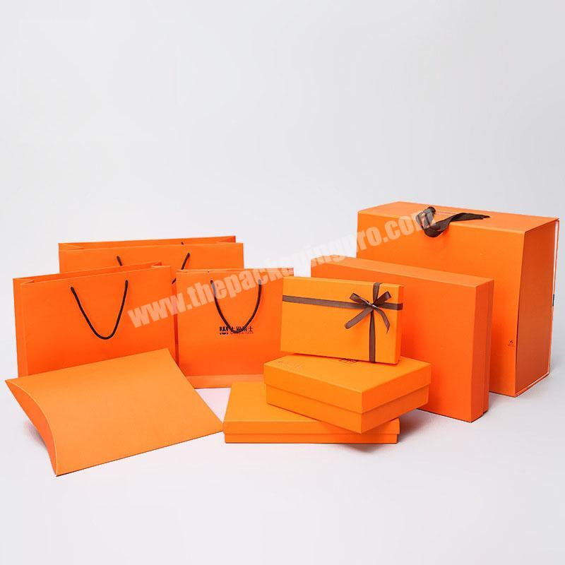 Luxury Paper Packaging Gift Set Custom Gift Bags with Your Logo