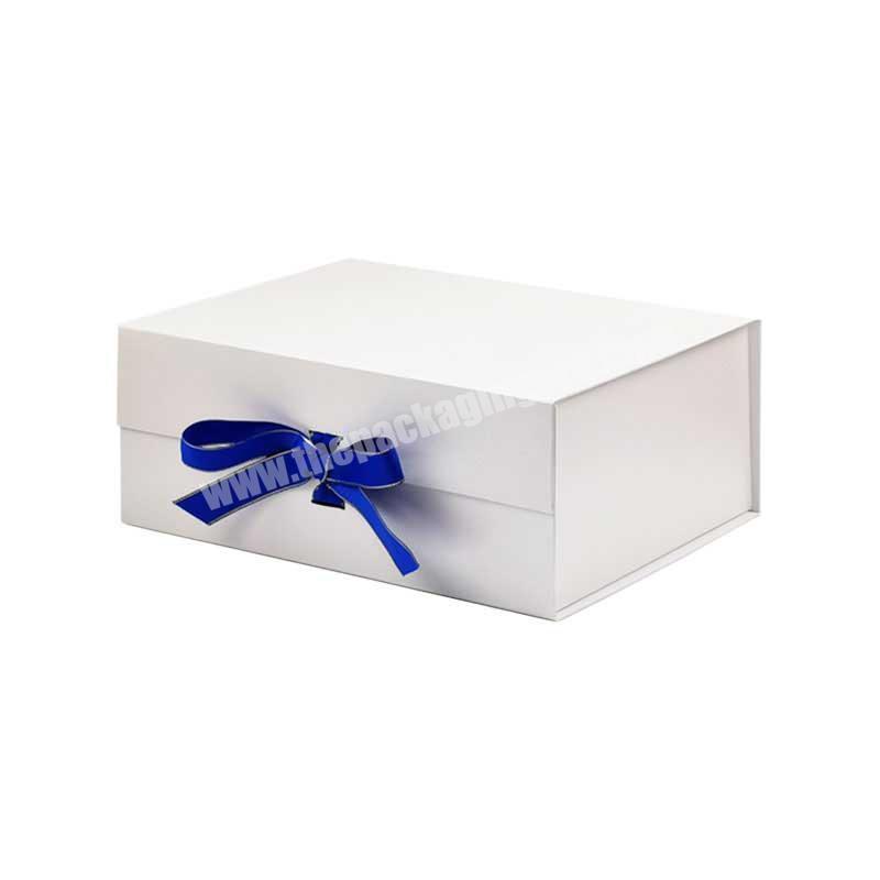 Luxury paper white rigid magnet fold a gift packaging box with magnetic closure lid