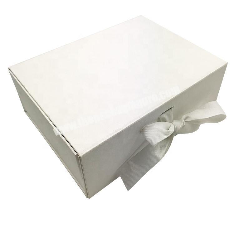 Luxury Recycled Folding Packaging White Cardboard Gift Box Magnetic Closure Box With Ribbon