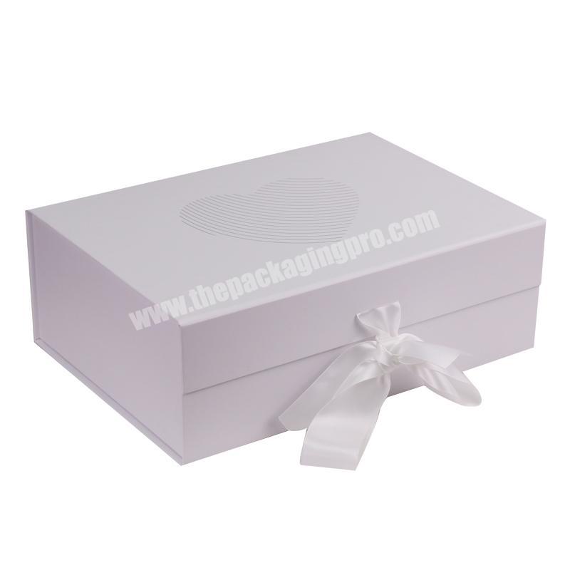 Luxury white craft hard rigid folding foldable cardboard paper gift box giftbox packaging package for gift with magnetic closure