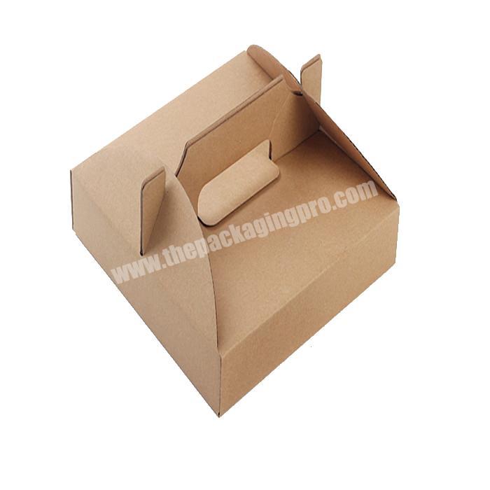 Hands of a pizzeria chef packing pizzas in generic unlabelled brown  cardboard boxes stacked four deep over white with copyspace Stock Photo -  Alamy