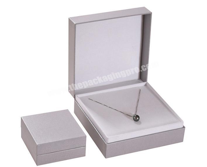 Manufacturers wholesale jewelry packaging box jewelry gift box paper gift box can be customized LOGO