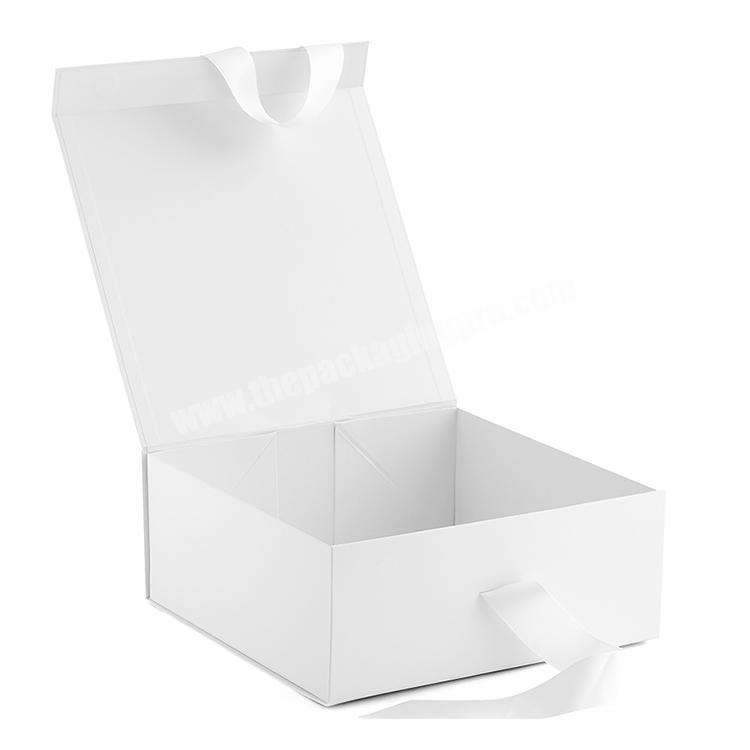Matte White Folding Rigid Paper Cardboard Packaging Gift Box With Magnetic Lid Closure