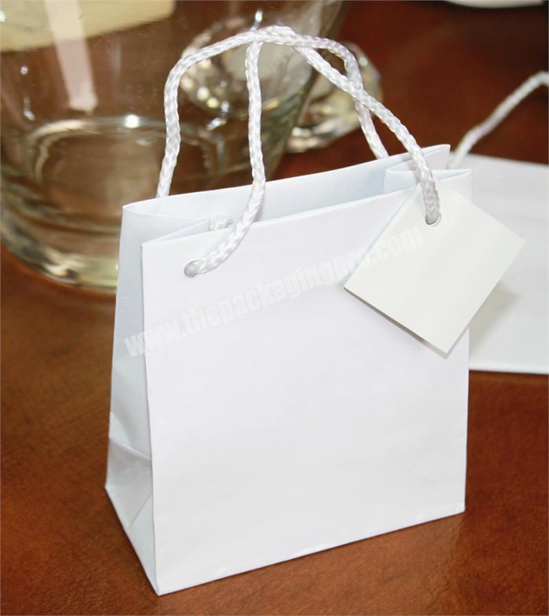 OEM Factory Custom Any Size White Paper Bag 250grams Cardboard Paper Shopping Bags with String