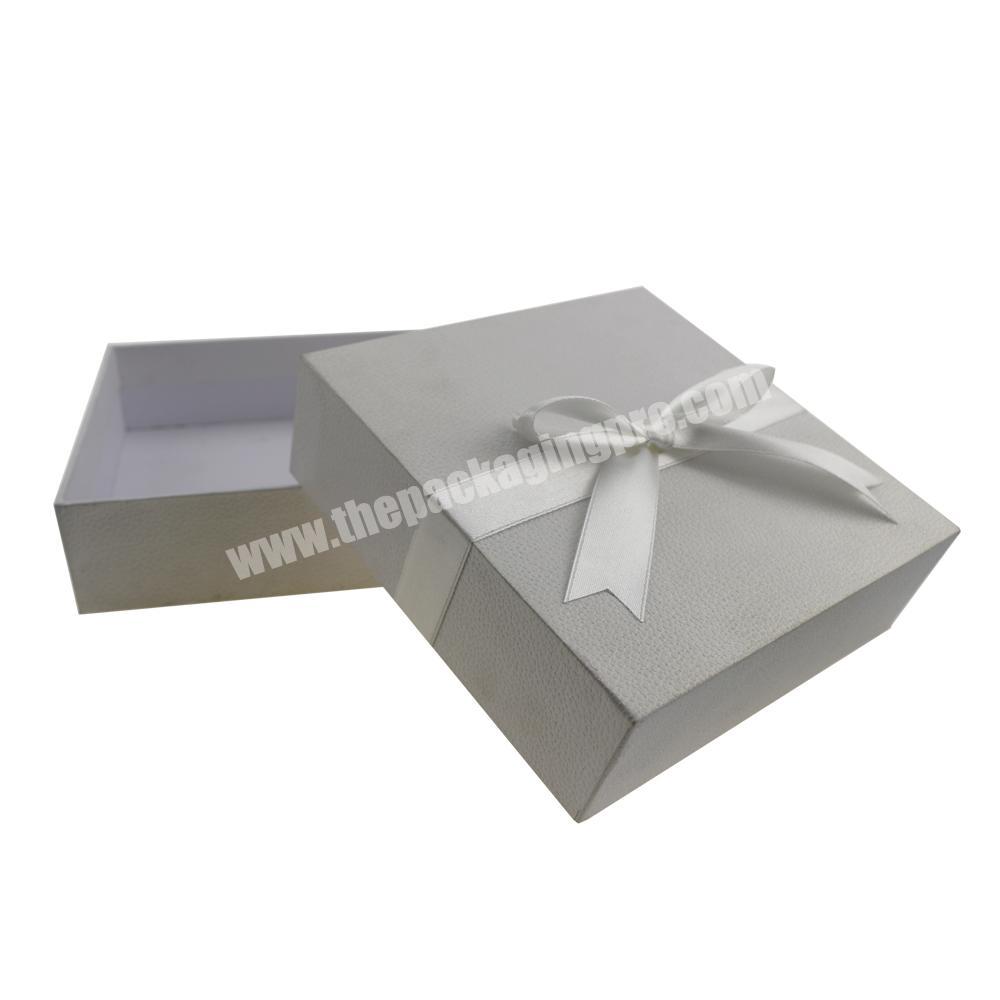 Popular fancy paper white cardboard gift box with bow