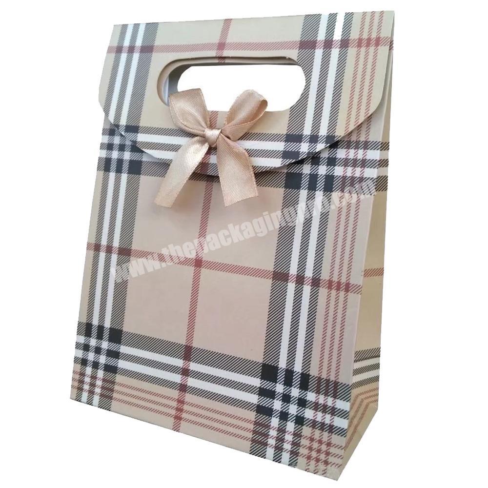 Printed Luxury Custom LOGO High Quality Paper Packaging Gift Bag with Ribbon
