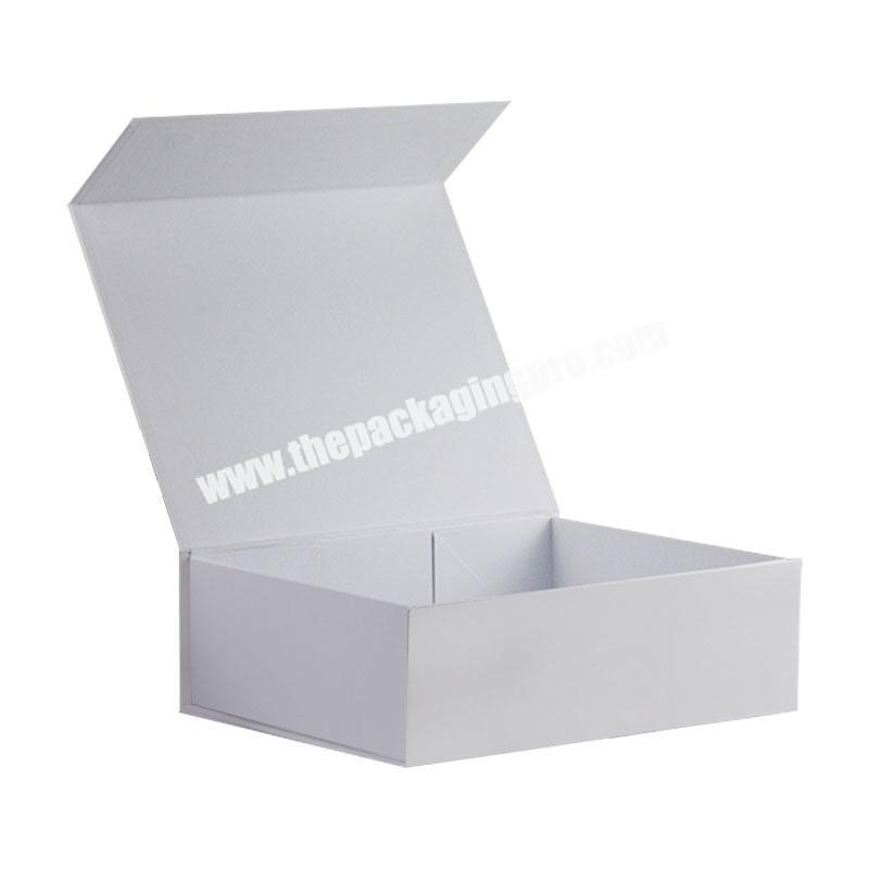 Recycled cardboard material plain white magnetic closure presentation box