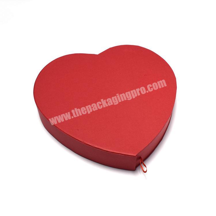 Red heart shape gift packing with custom chocolate new year packaging boxes
