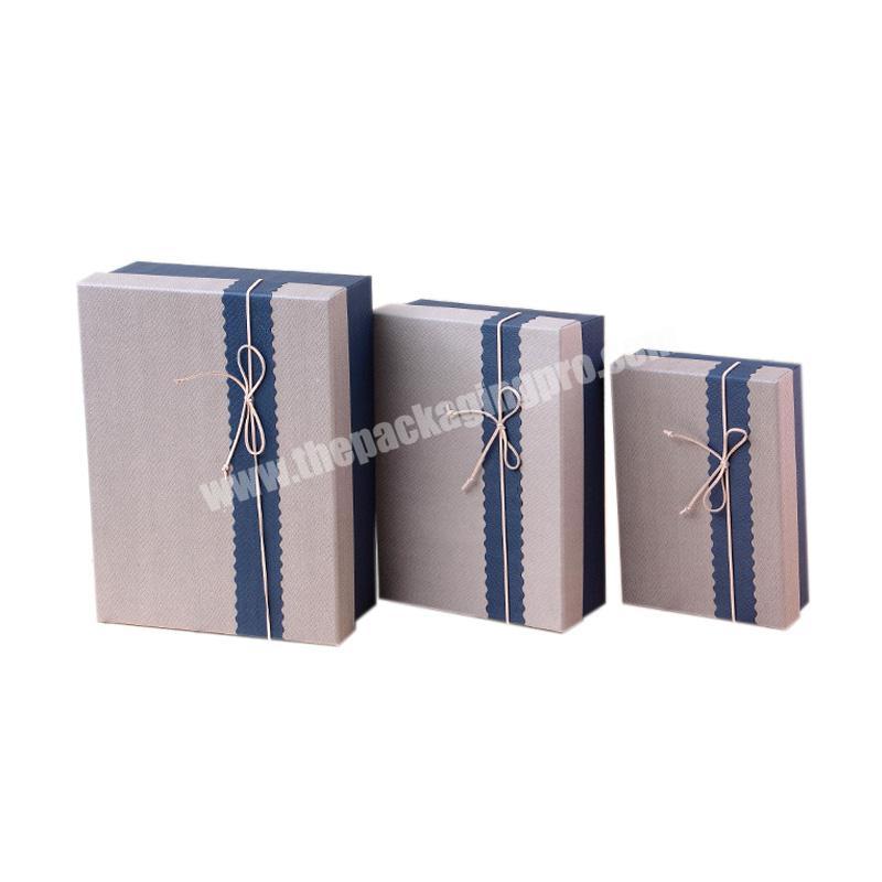 Simple design square base and lid construction paper gift box in a set of different sizes
