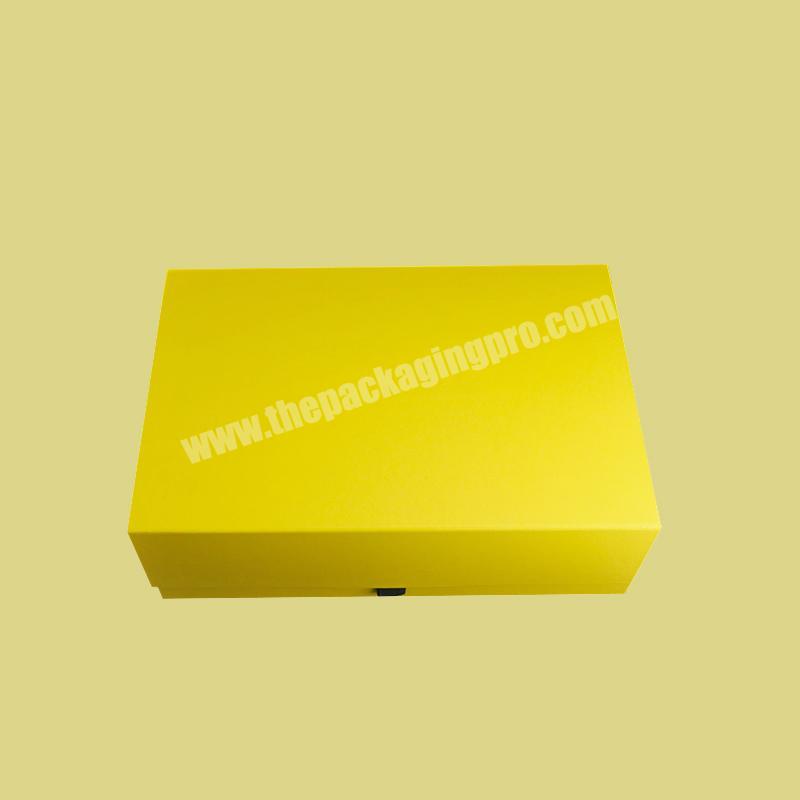 Simple Foldable Paper Cardboard Magnetic Closure Clothes Packaging Gift Boxes