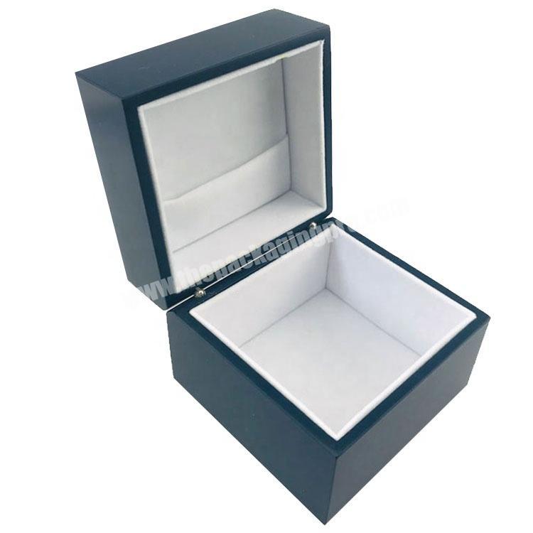 Smooth matte surface lacquer painted wood packaging box with velvet inside