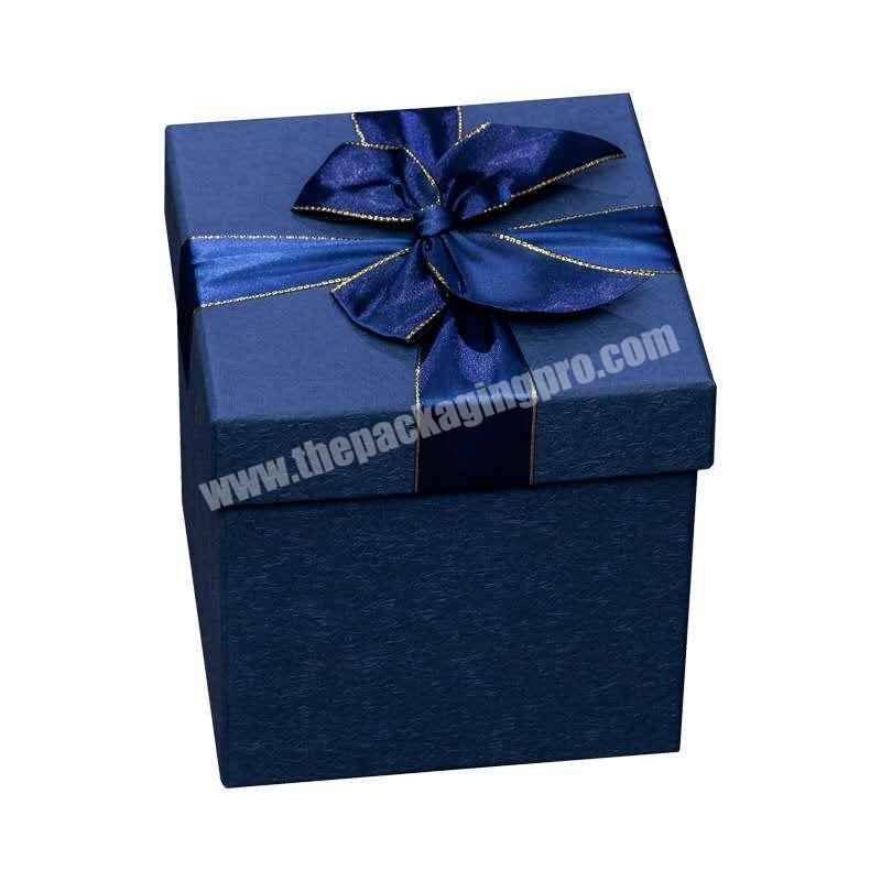 Source Manufacturers Wholesale Black Cardboard Custom Printed Paper Packaging Dress Gift Box