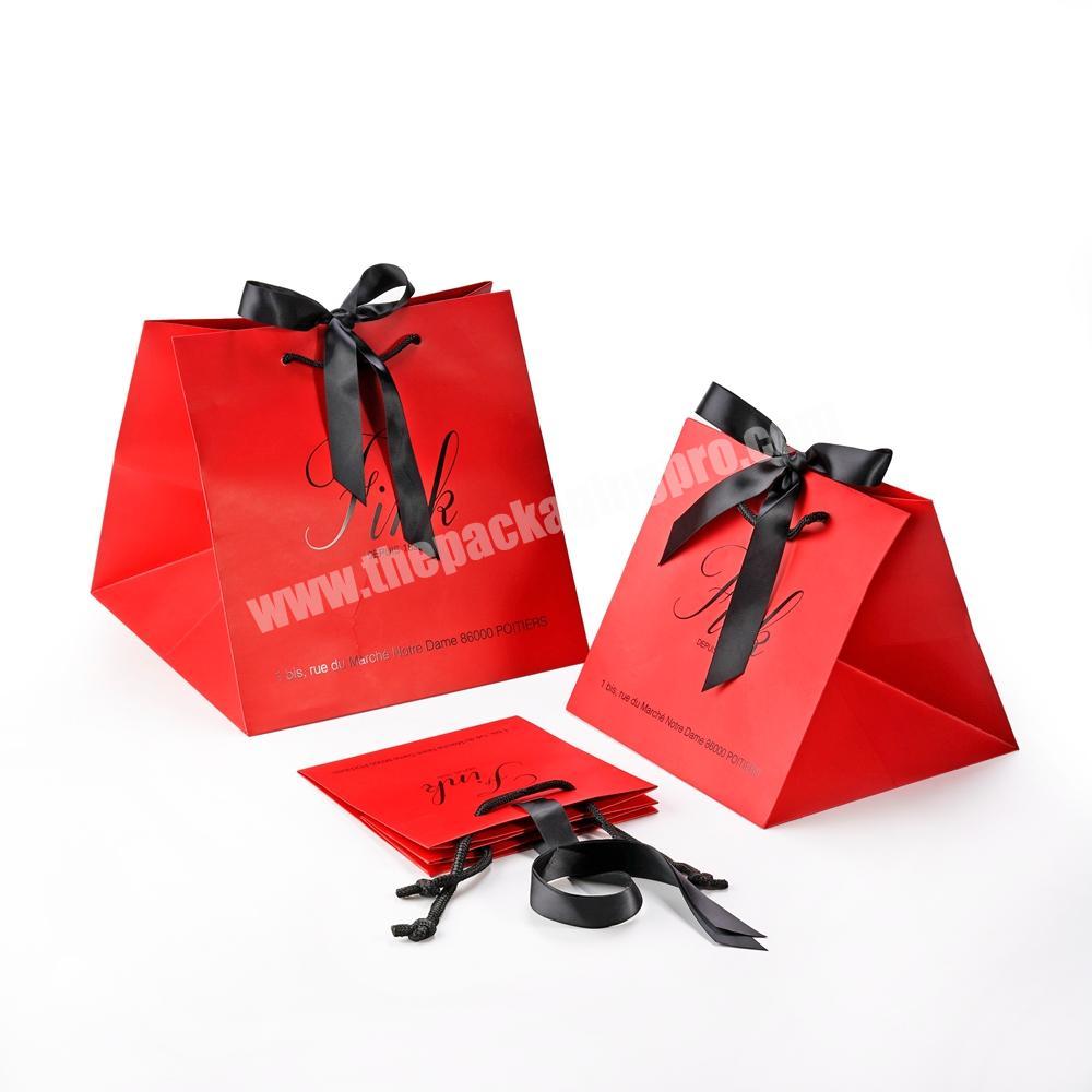 Sumptuous fashionable red paper packaging bag for gift paper bag
