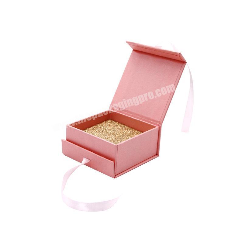 Top Sale Romantic Nice-looking Custom Logo Printed Magnetic Lid Square Pink Jewelry Packing Box with Ribbon