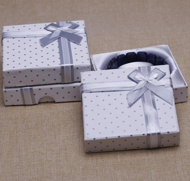 topstore 2016 Free Shipping New 30Pcs/Lot White Bracelet Bangle Watch Gift Box Case 9*9*2.2cm FASHION