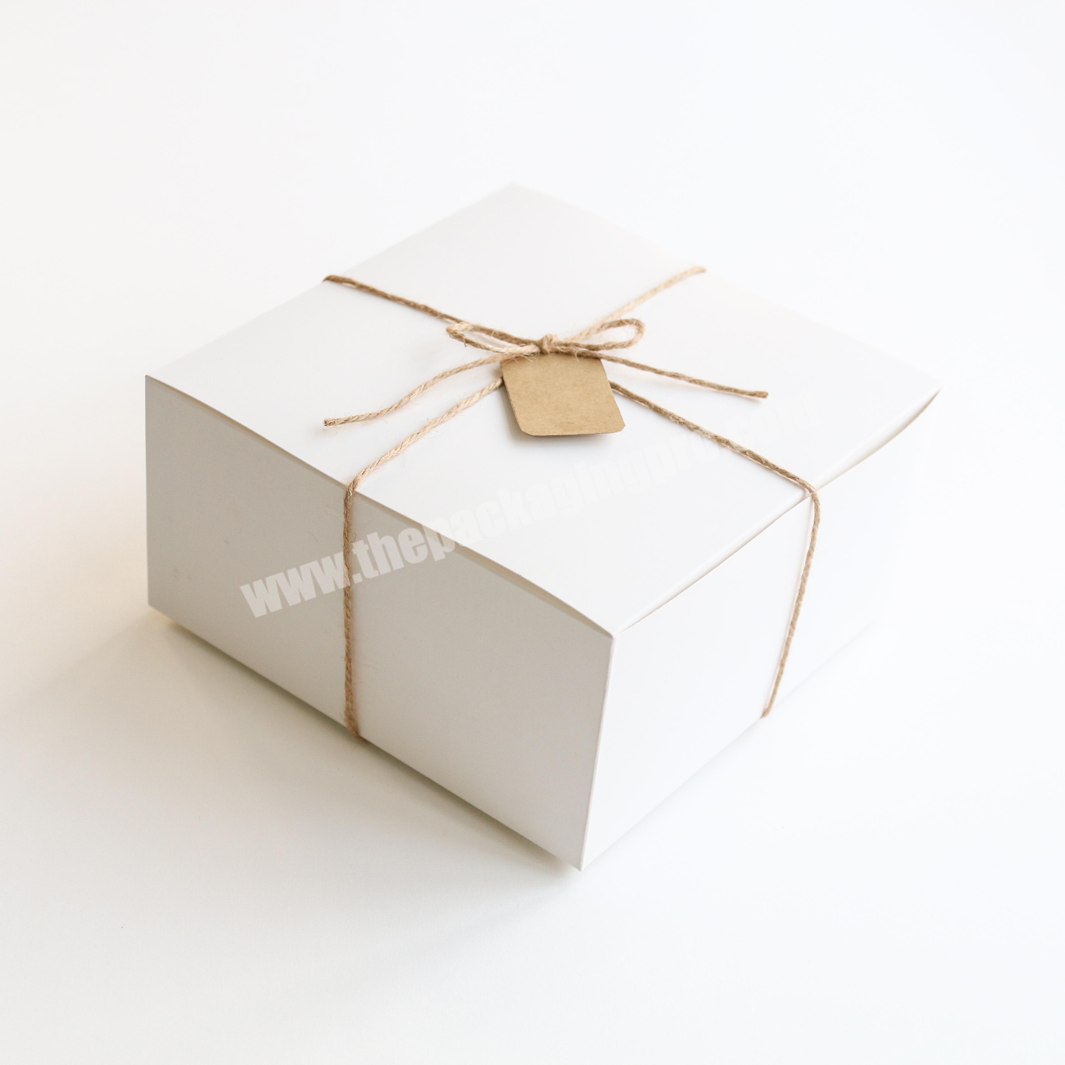 White Fort Foldable Gift Box Packaging For Cake