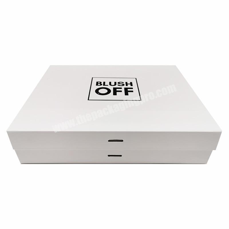 https://thepackagingpro.com/media/goods/images/white-magnetic-gift-boxes-with-ribbon-wholesale_wZF7xef.jpg