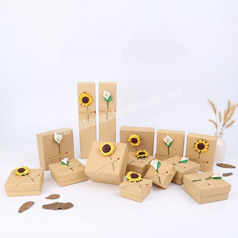 Wholesale Cheap Custom Logo Kraft Paper  Packaging Box with Dried Flowers for Jewellery necklace ring earrings bracelet