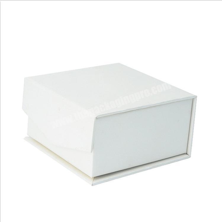 Wholesale custom luxury white cardboard gift packing magnetic gift box packaging