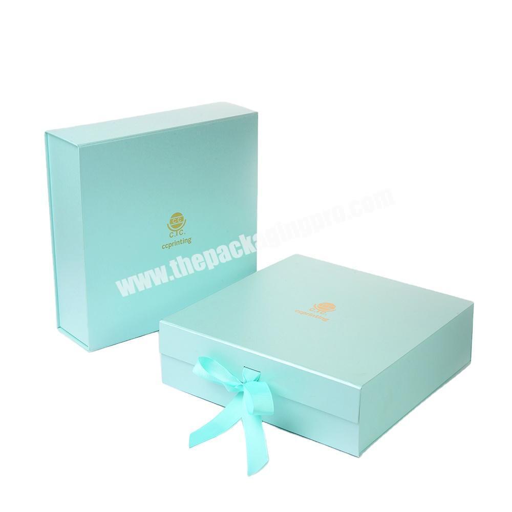 Wholesale Custom Print Luxury Flat Foldable Gold Foil  Garment Clothing Apparel Gift Folding Magnet Paper Packaging Box