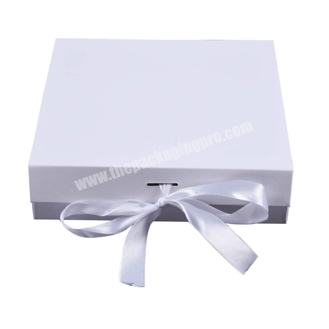 Wholesale custom white cosmetics present magnet packaging box