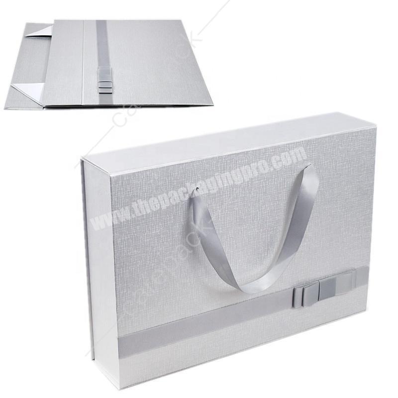 Wholesale Customized Cardboard  Gift  Flap  Folding Magnetic Box for Clothes gift