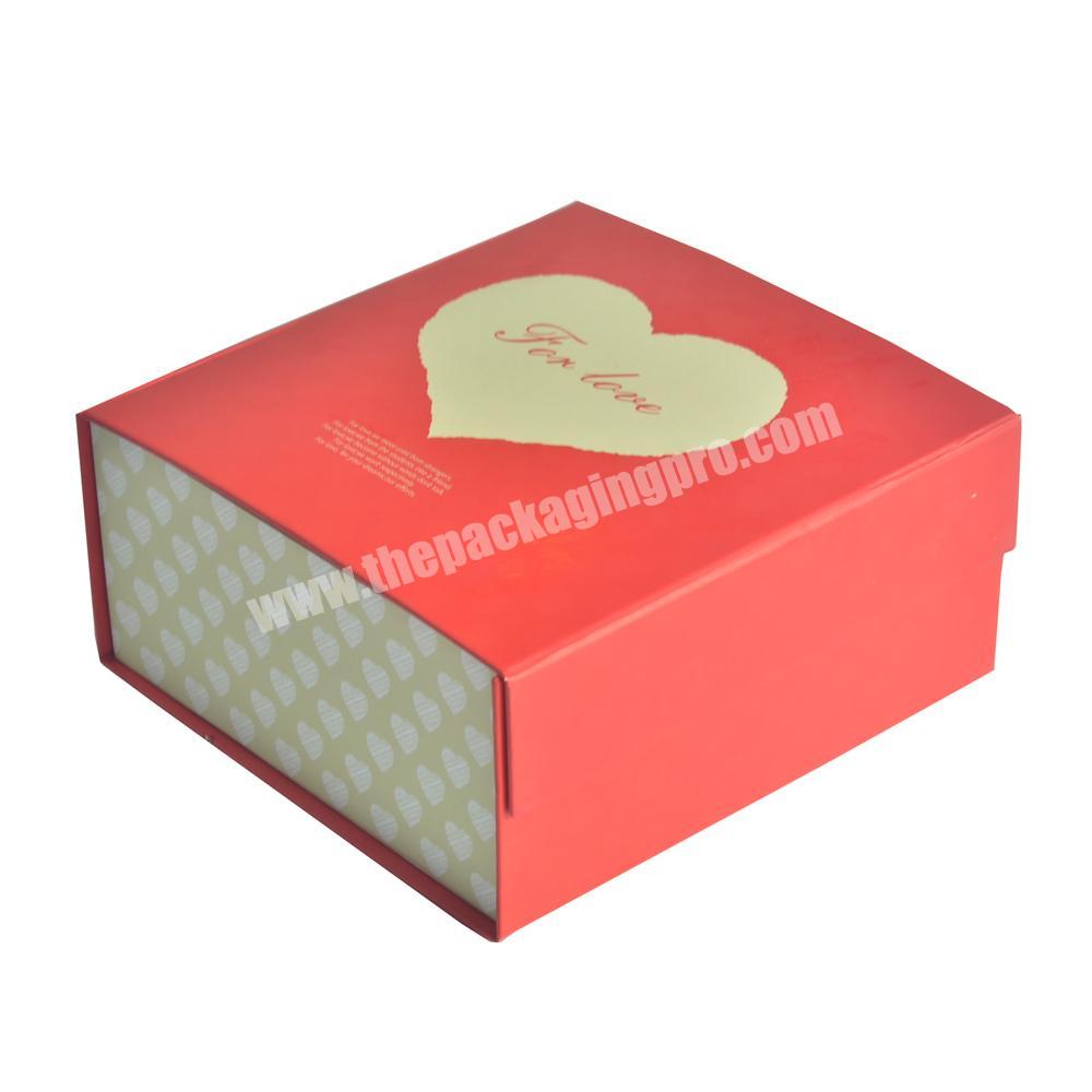 Wholesale customized color printed paper gift packaging box in Shenzhen