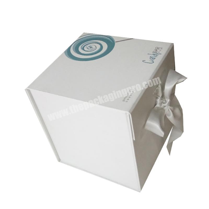 Wholesale high quality hand made round white magnetic gift box