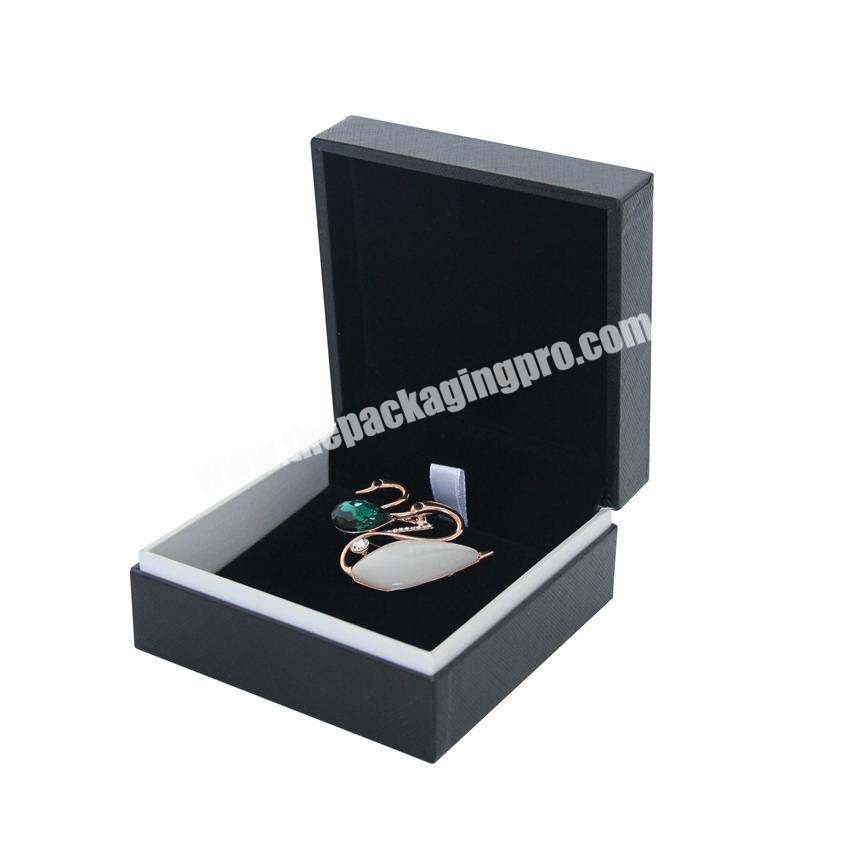 Forte New Style Wholesale White Black PU Leather Ring Packing