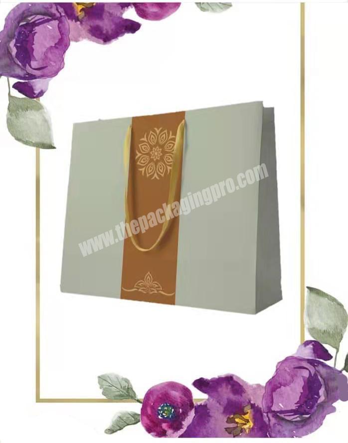 Wholesale Luxury Gift Custom Printed Shopping Paper Bag  Logo cardboard paper bag with ribbon handle