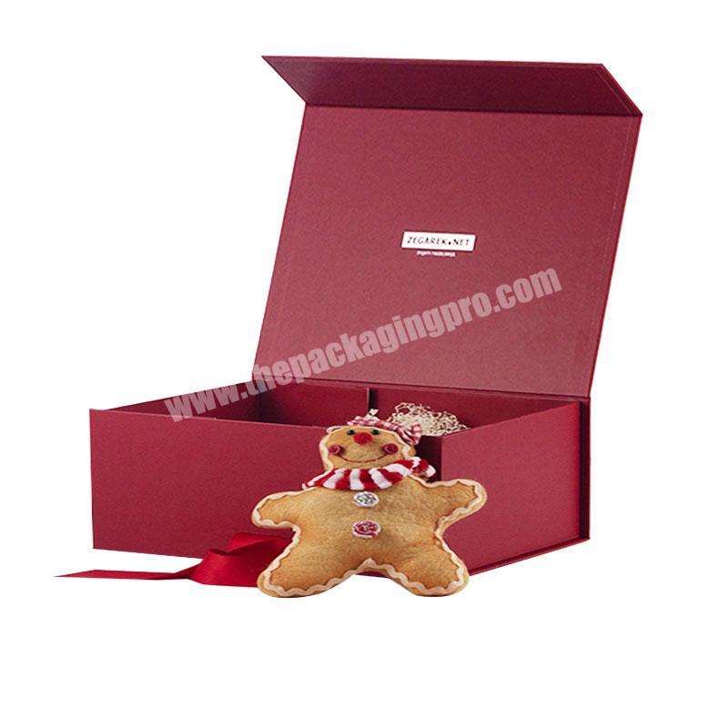 Wholesale paper red Christmas eve gift hamper box packaging with ribbon