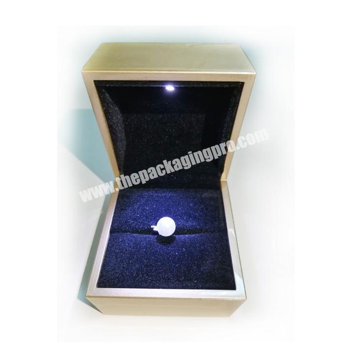 Wholesale Plastic Jewelry LED Light Ring Box  Bracelet Jewellery Boxes
