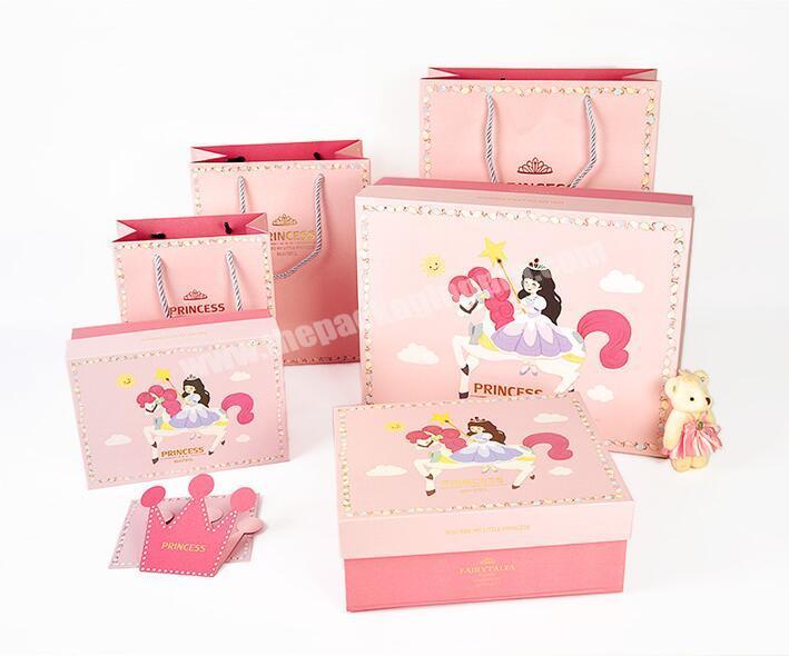 Wholesale prince and princess printing gift packing set folding gift paper bag paper box with card