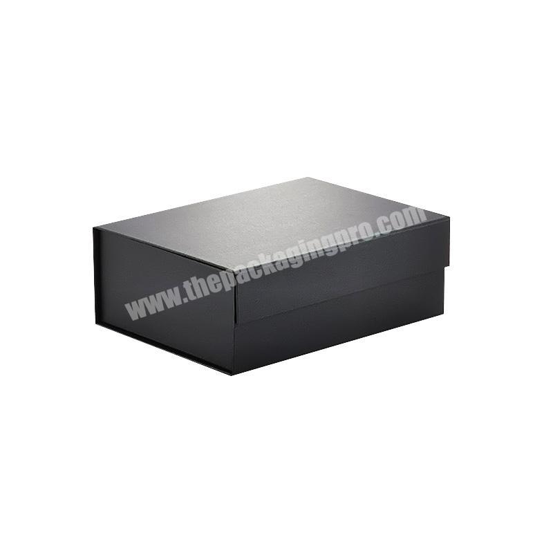 Wholesale rigid black magnetic flip snap shut packing luxury gift box