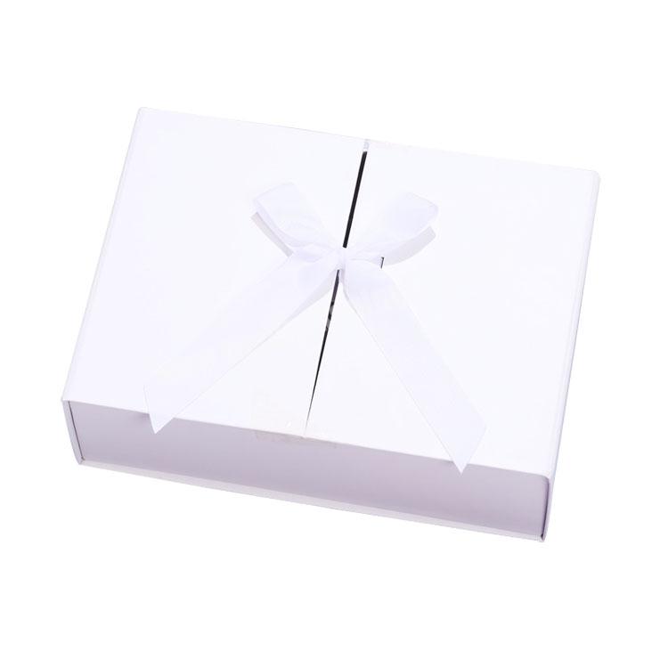 Bridesmaid Gift Magnetic Paper Gift Box For shoes Clothes Packaging With Ribbon