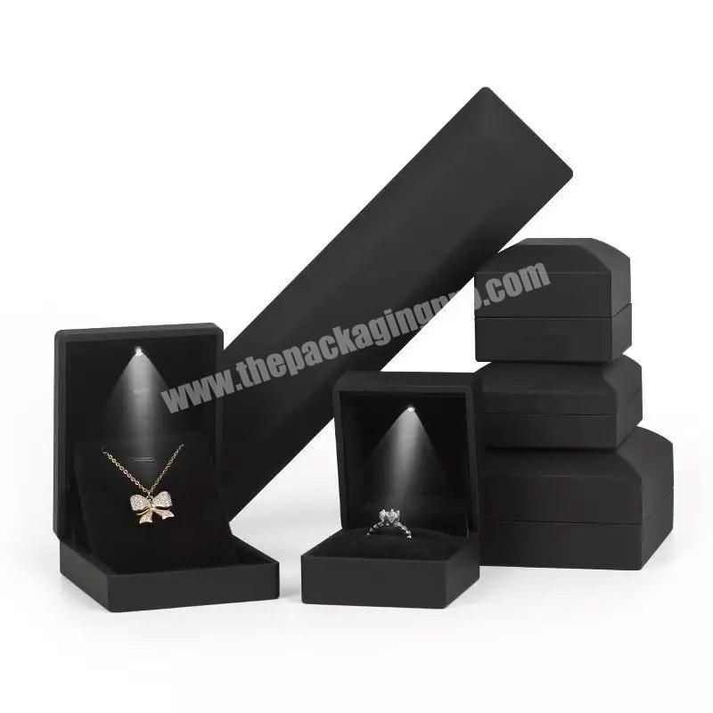 Bulk Black Flip Top Empty Women Jewelry Set Boxes Custom Bridal Gift Velvet Leather Jewellery Set Packaging Box with Led Light