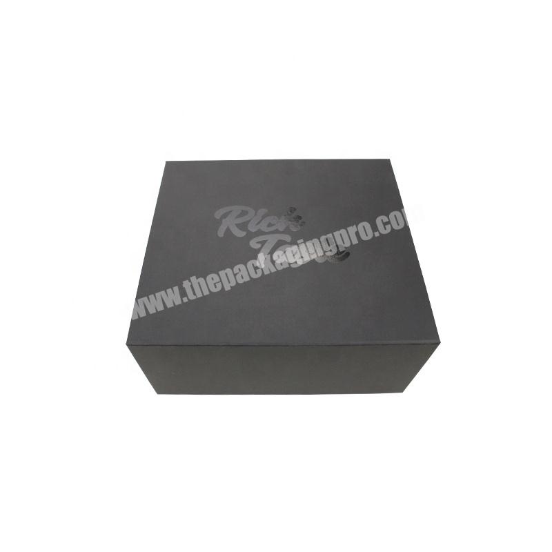 Cheap Price Custom Factory Black  Magnetic Gift With UV Spot Packaging Folding Box
