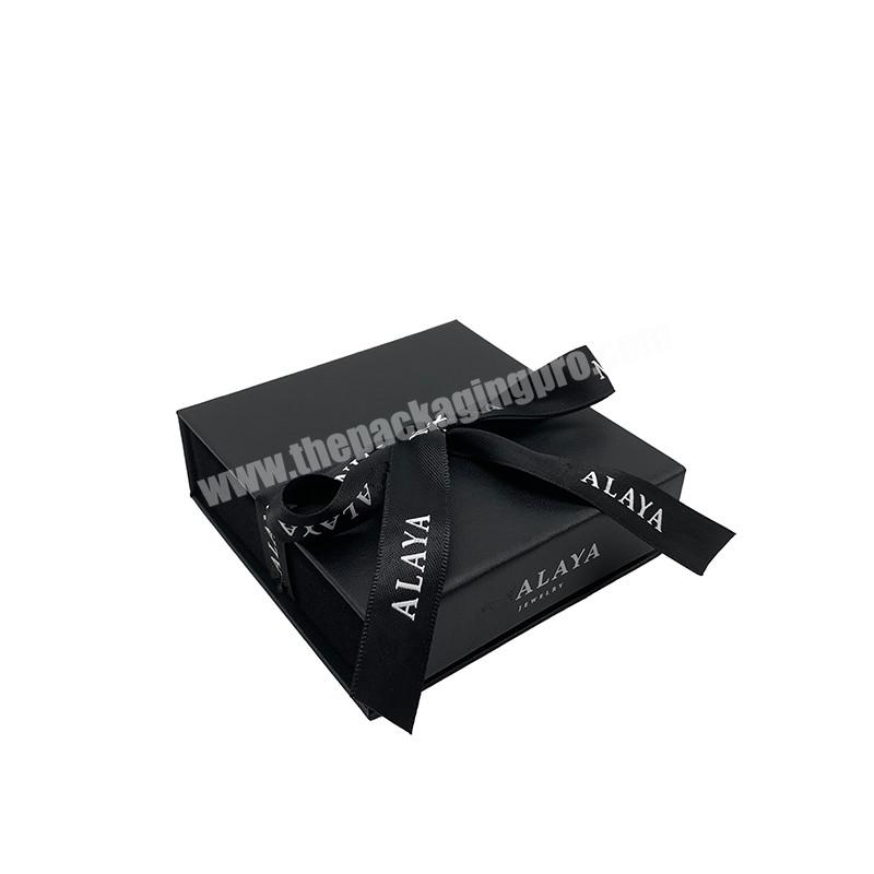 Custom Fashion Book-shaped Cardboard Black Magnetic Jewelry Box with Ribbon